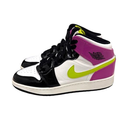 Nike Air Jordan 1 Mid SE Cyber Black Active Fuchsia Sneakers Size Youth 5 - Picture 1 of 5